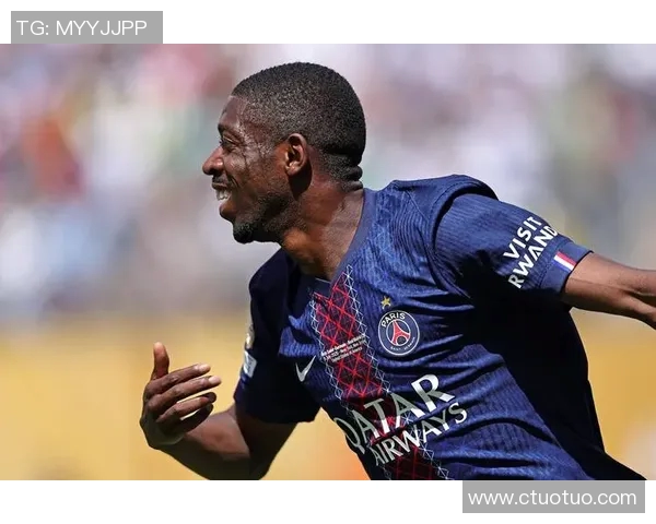 足球蓝色球星15号背后的传奇故事与辉煌历程解析