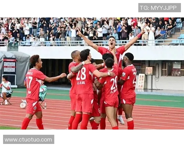 足球球星迪哥奋勇拼搏成就绿茵传奇引领新时代热潮 足球球星迪哥奋勇拼搏成就绿茵传奇引领新时代热潮